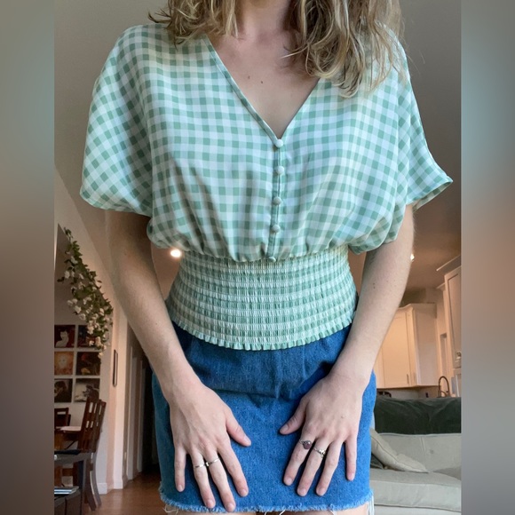 Light green gingham top  💚 - Picture 1 of 5